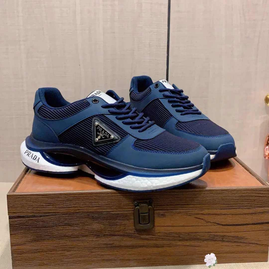 Men's men's shoes💰460💰💰🎩🎩[Lightning][Lightning] "PRADA*" The latest and most popular casual shoes, top brand [seduce] luxury ~ purchasing agency, top ~ quality. [Strong] The upper is made of imported breathable cowhide with material ➕ breathable sheepskin feet (•) and fine workmanship. The original stylish and stylish soft rubber wear-resistant and non-slip outsole is light and comfortable on the feet. The real thing looks better when taken in real life. 004: code: 38-44, 4️⃣ colors